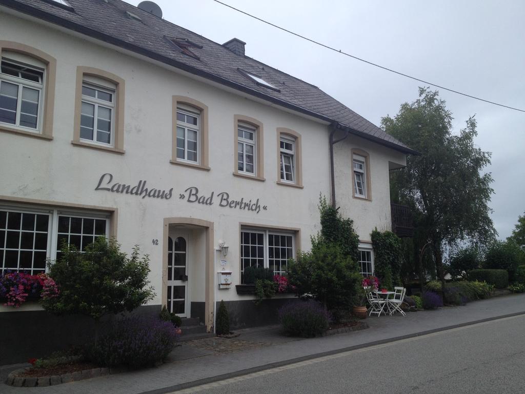 Landhaus Bad Bertrich Exteriör bild
