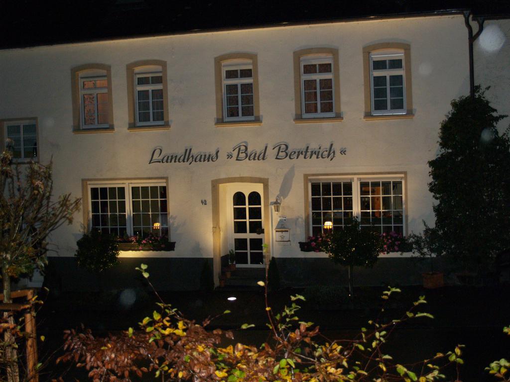 Landhaus Bad Bertrich Exteriör bild